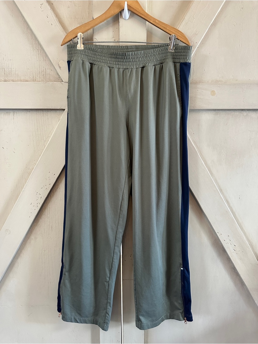 Aerie Olive Green Wide Leg Track Pants Side Stripe Zip Hem Size Large